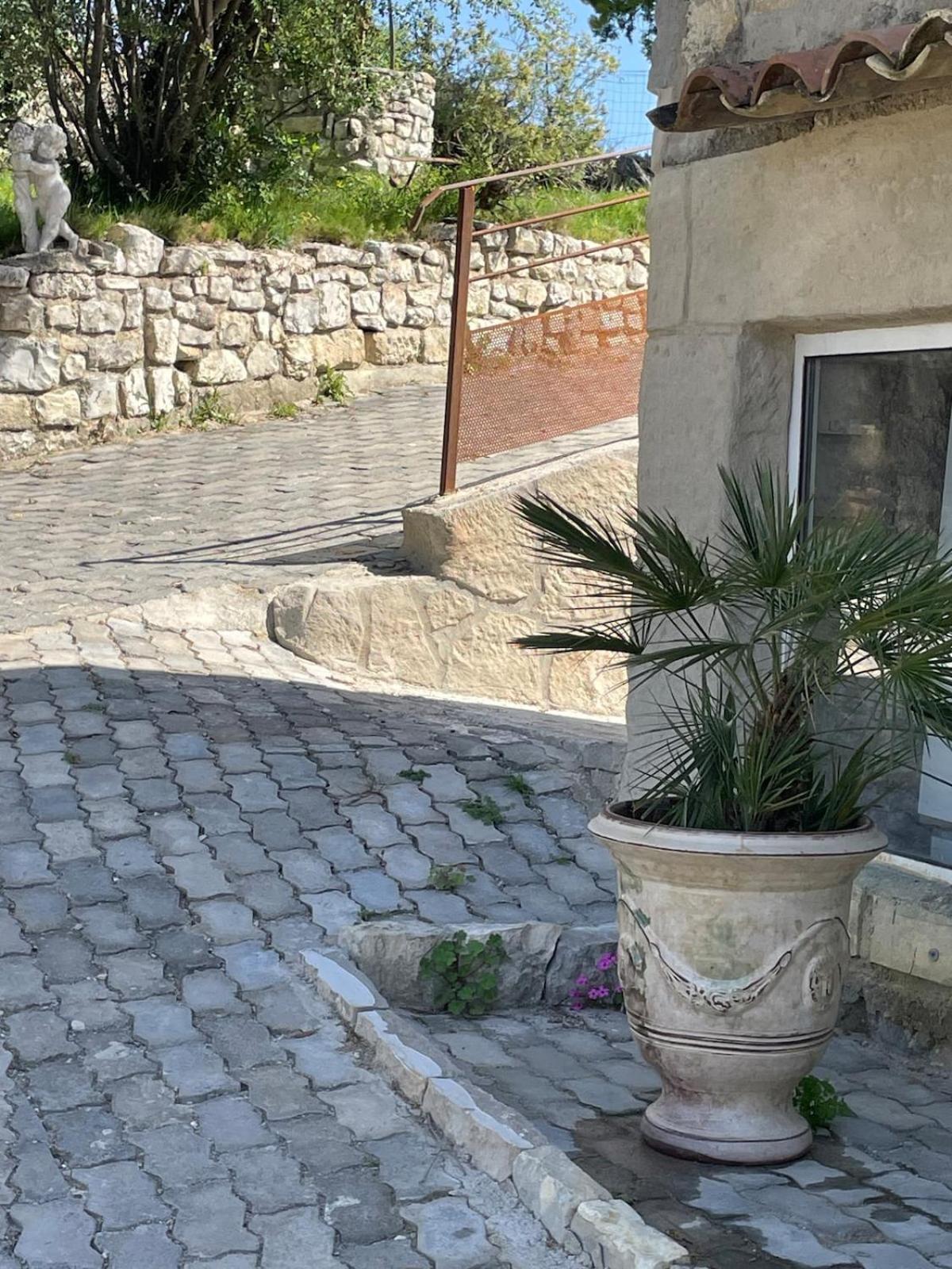 Le Castellas - Gite En Pleine Nature Montmirat Exterior foto